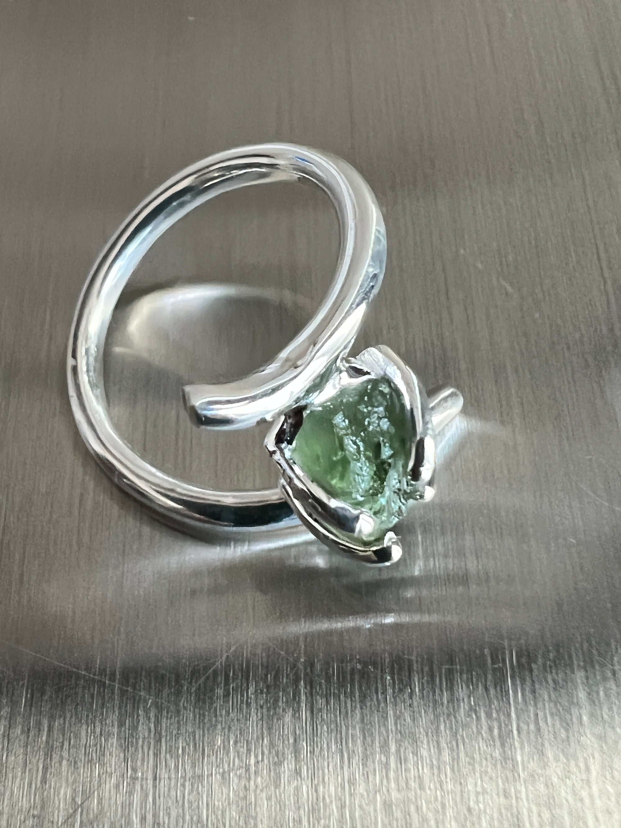 Moldavite and .925 Sterling Silver Rind sz 5